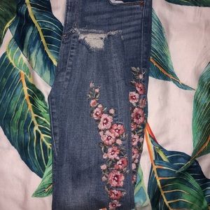 Flowered skinny jeans